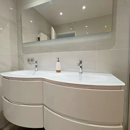 شقة Le Riva كاسيس